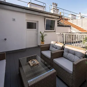 Apartment With Balcony Near Augarten, Wien