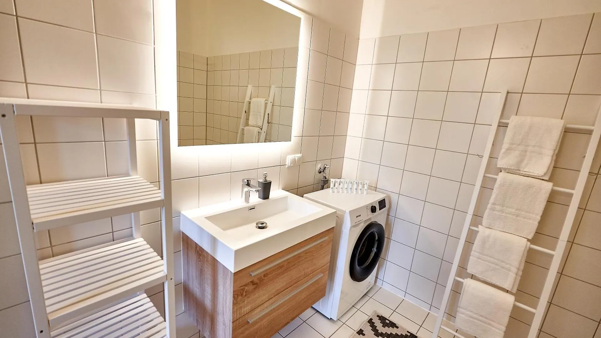 Trendy Apartment Zentral Gelegen Vienna